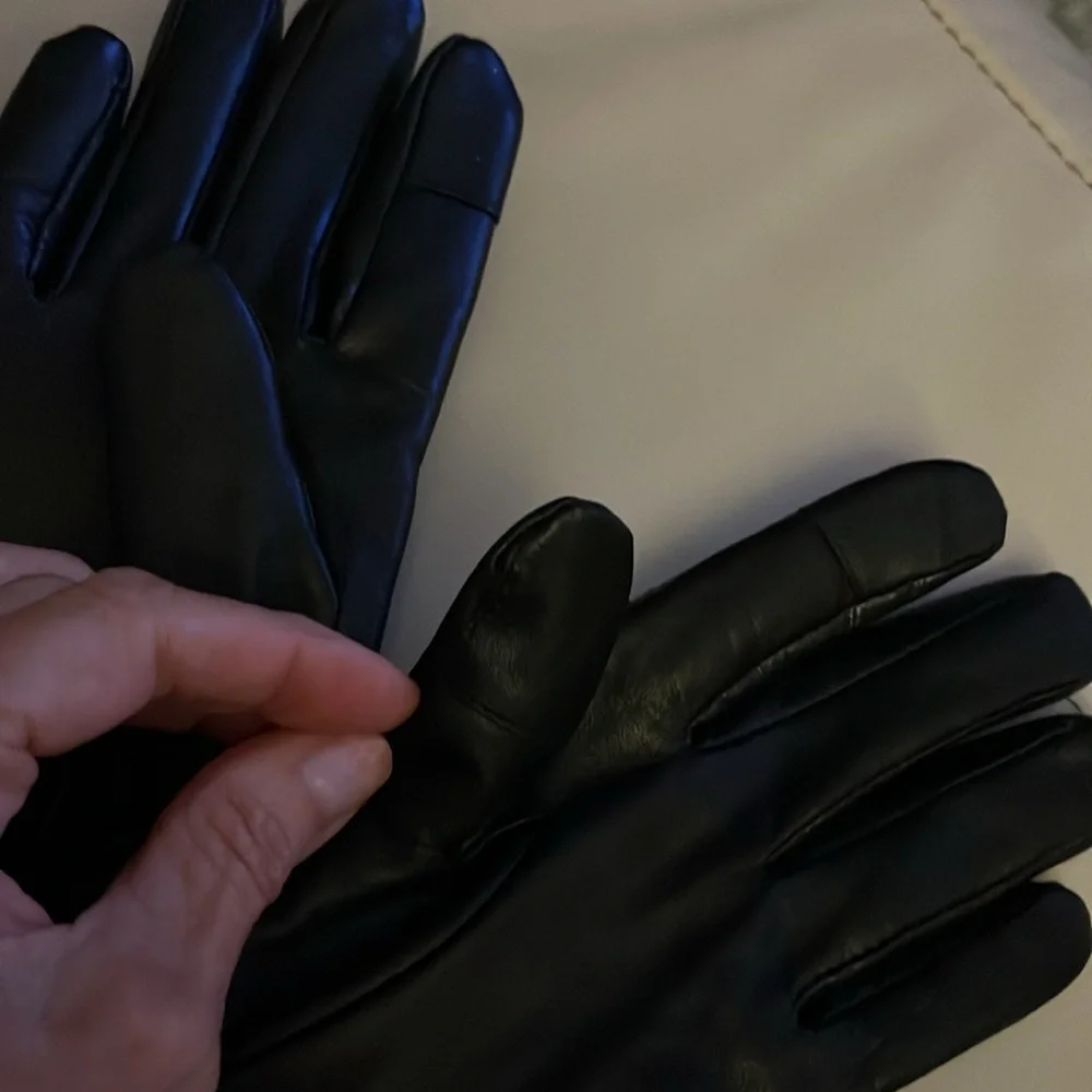 MICHAEL KORS WOMANS BLACK LEATHER QUILTED GLOVES / SIZE S / NWT